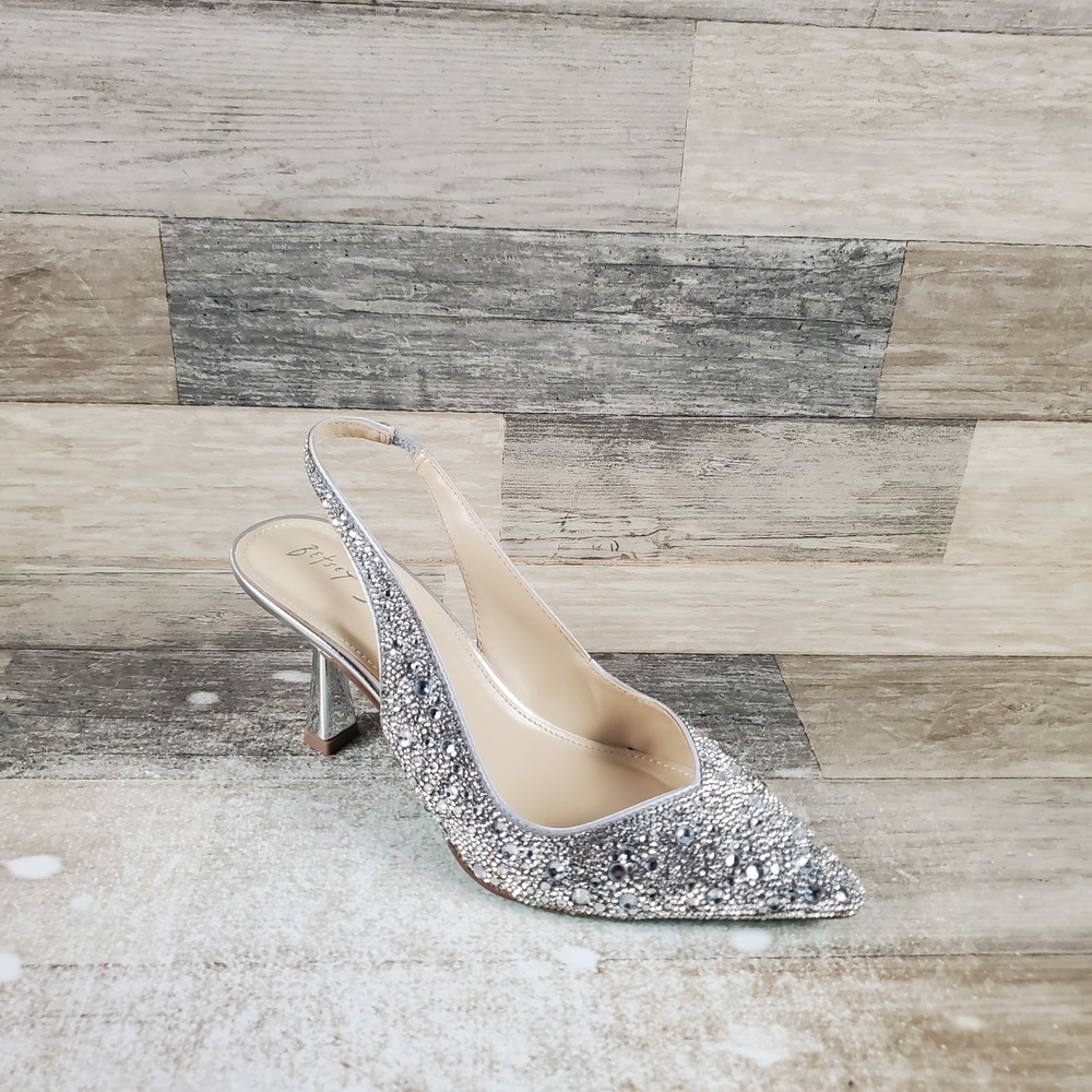 Betsey Johnson Clark Womens Heel Pump Sz 6.5 Silver Slingback strap Pointed Toe